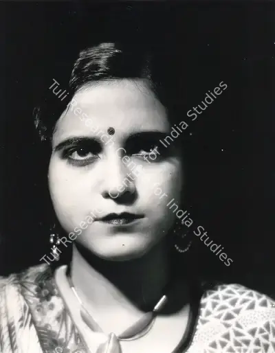 Moti B. Gidwani (Director), Gulam Daku, 1936, Photographic Still