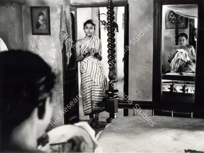 Soumendu Roy (Cinematographer), Teen Kanya, 1961, Photographic Still