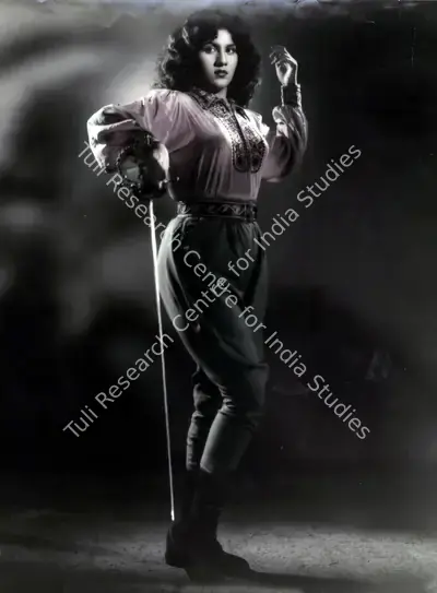 Jaswant Jhaveri (Director), Riyasat, 1955, Photographic Still