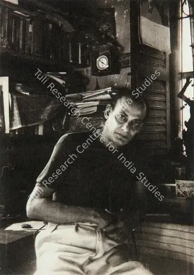 Manik Chatterjee (Photographer), Chittaprosad in his room, Ruby Terrace, Andheri, 1963, Contemporary Photograph