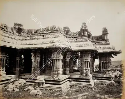 Edmund David Lyon (Photographer), The Vigiovittaldover: Ruined temple near the Toomboodra river (large Mundapam), Antiquarian Photograph