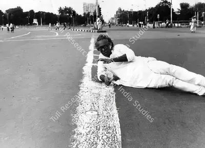 Sen, Mrinal (Director), Parashuram, 1979 | Working Still, n.d | CinemaEducation | 00553900