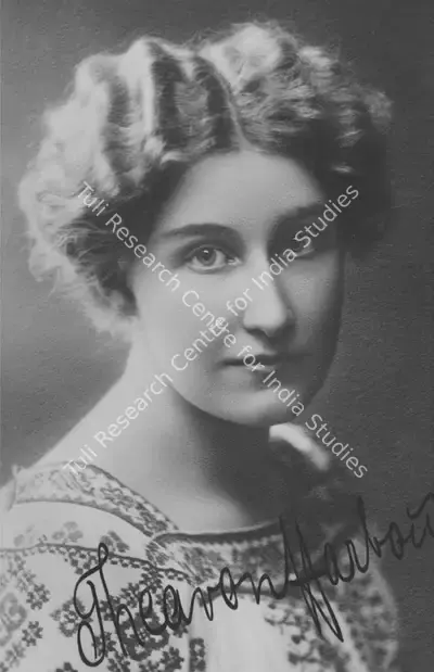 Unknown (Photographer). An autographed picture of Thea von Harbou | Photographic Still | CinemaEducation | 00440440
