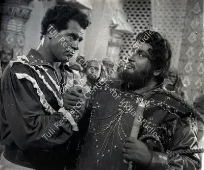 Raj Kumar Kohli (Producer), Lootera, 1965, Photographic Still