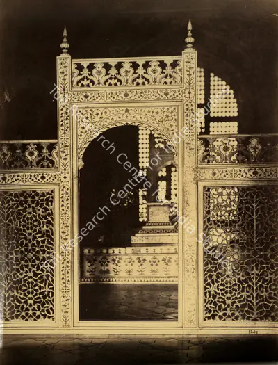Studio Samuel Bourne & James Craddock (Photographic Studio), Inside the Taj, Antiquarian Photograph
