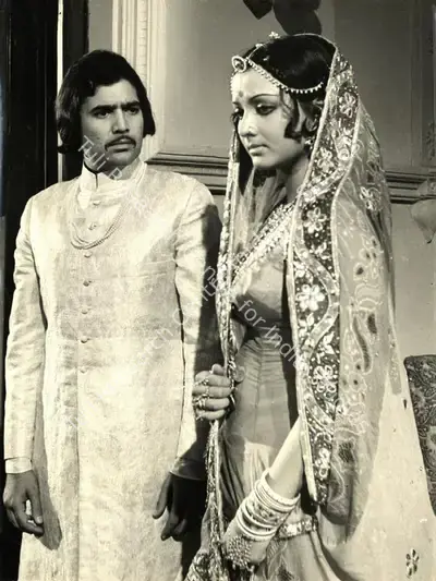 Aloke Dasgupta (Cinematographer), Ajanabee, 1974, Photographic Still