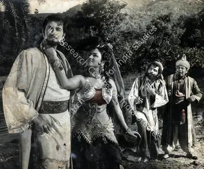 Anant Wadadeker (Cinematographer), Saat Sawal, 1971, Photographic Still