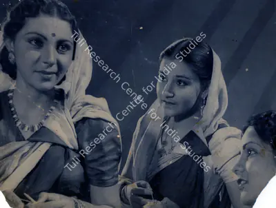 Surendra Pai (Cinematographer), Hum Ek Hain, 1946, Photographic Still