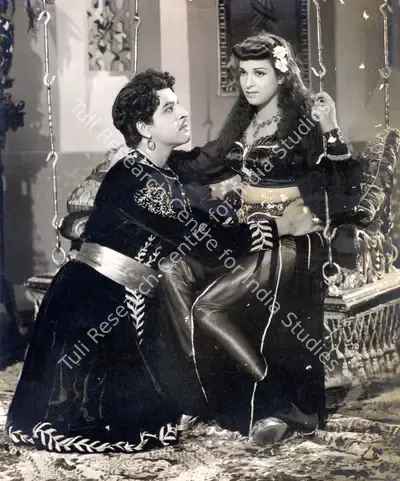 Amiya Chakravarty (Director), Shahenshah, 1953, Photographic Still