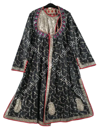 Shama Zaidi (Costume Designer), Shatranj Ke Khilari, 1977, Costume