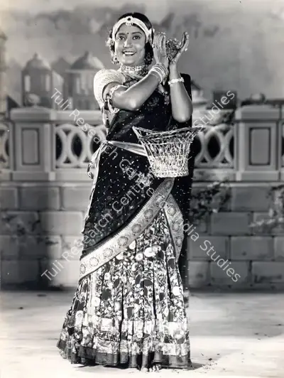 Moti B. Gidwani (Director), Do Aurate, 1937, Photographic Still