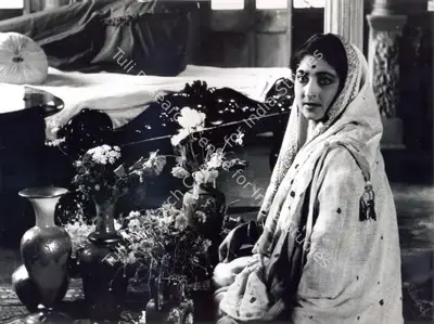 Soumendu Roy (Cinematographer), Teen Kanya, 1961, Photographic Still