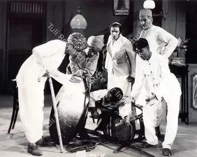 Moti B. Gidwani (Director), Gulam Daku, 1936, Photographic Still