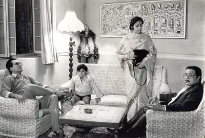 Raha, Barun (Cinematographer), Shakha Proshakha, 1991 | Photographic Still | CinemaEducation | 00891440