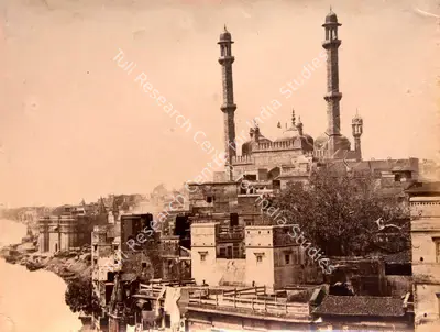 John Edward Sache (Photographer), A view of Aurangzeb Mosque from the river, Benares, 1875, Antiquarian Photograph