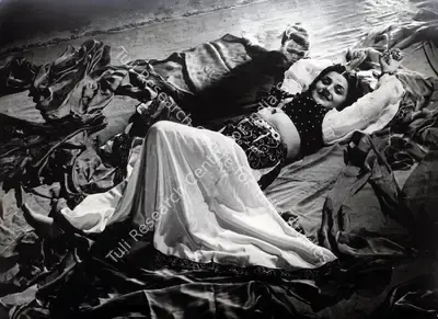 Jayant Desai (Director), Hazaar Raten, 1953, Photographic Still