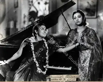 Faredoon A. Irani (Cinematographer), Anmol Ghadi, 1946, Photographic Still