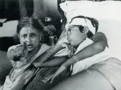 K K Mahajan (Cinematographer), Ek Din Pratidin, 1979, Photographic Still