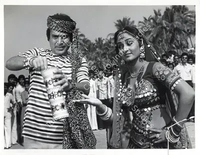 Sohanlal Kanwar (Producer), Papi Pet Ka Sawal Hai, 1984, Photographic Still