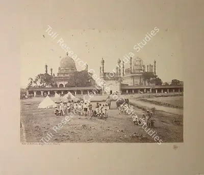 Capt. Robert S. Sellon (Photographer), General exterior view of the Ibrahim Rosa Beejapoor Showing Mosque Tomb and Gateway, Antiquarian Photograph