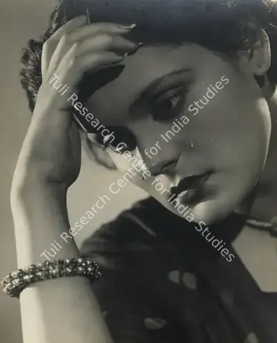 Shanti Kumar (Director), Rakhi, 1949, Photographic Still