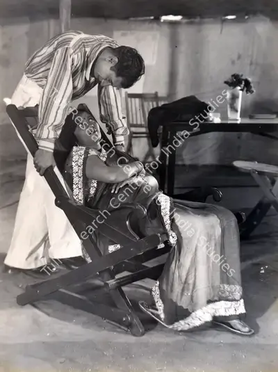 Moti B. Gidwani (Director), Do Aurate, 1937, Photographic Still