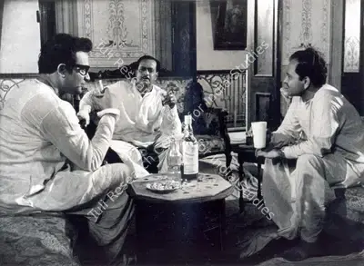 Soumendu Roy (Cinematographer), Chidiakhana, 1967, Photographic Still