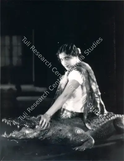 N.D. Sarpotdar (Director), Chalta Putla, 1935, Photographic Still