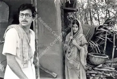Soumendu Roy (Cinematographer), Ashani Sanket, 1973, Photographic Still