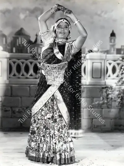 Moti B. Gidwani (Director), Do Aurate, 1937, Photographic Still