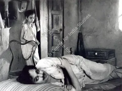 Soumendu Roy (Cinematographer), Teen Kanya, 1961, Photographic Still