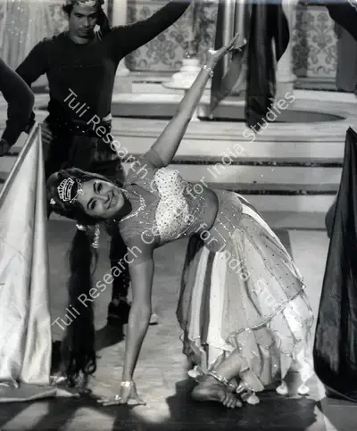 Raj Kumar Kohli (Producer), Lootera, 1965, Photographic Still