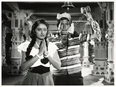 Sohanlal Kanwar (Producer), Papi Pet Ka Sawal Hai, 1984, Photographic Still