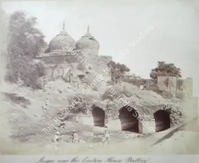 Felice Beato (Photographer), Mosque near the Custom House Battery, Delhi, Antiquarian Photograph