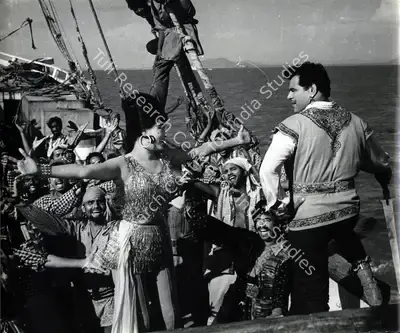 Raj Kumar Kohli (Producer), Lootera, 1965, Photographic Still