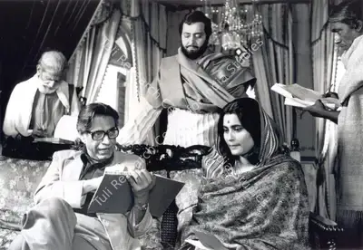 Nemai Ghosh (Still Photographer), Ghare Baire, 1985, Working Still