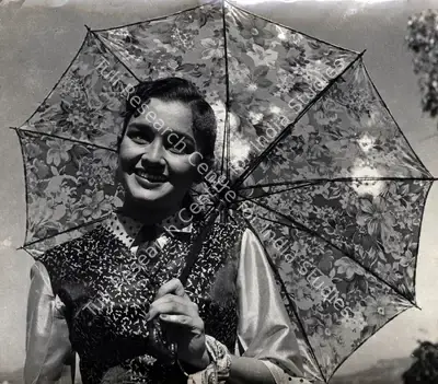 Dilip Gupta (Cinematographer), Dil Deke Dekho, 1959, Photographic Still