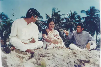 Jaywant Pathare (Cinematographer), Anand, 1970, Photographic Still