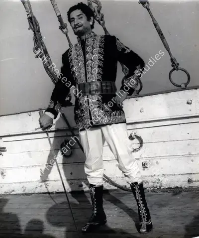 Raj Kumar Kohli (Producer), Lootera, 1965, Photographic Still