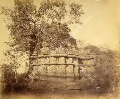 Unknown (Photographer), Ruined temple near Hallabeed, Antiquarian Photograph