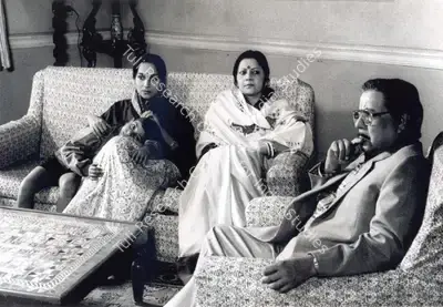 Barun Raha (Cinematographer), Shakha Proshakha, 1991, Photographic Still