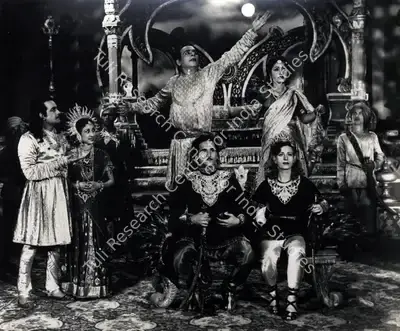 Keshav Talpade (Director), Maya Mahal, 1949, Photographic Still