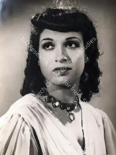 Amiya Chakravarty (Director), Shahenshah, 1953, Photographic Still
