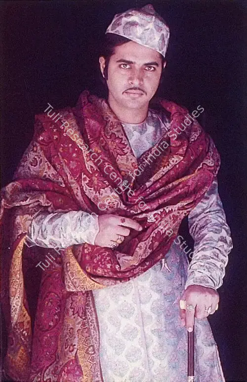 Farooq Shaikh as Aqueel
