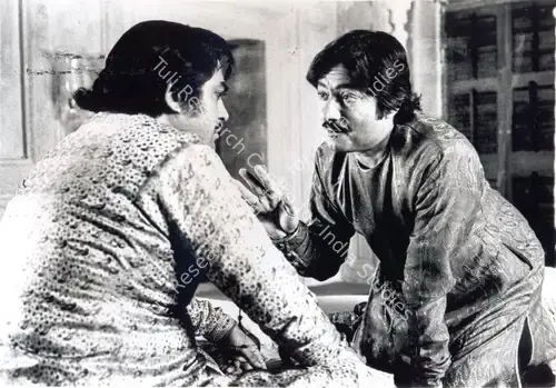 Saeed Jaffrey as Mir Roshan Ali