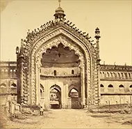 Gateways (including toranas)