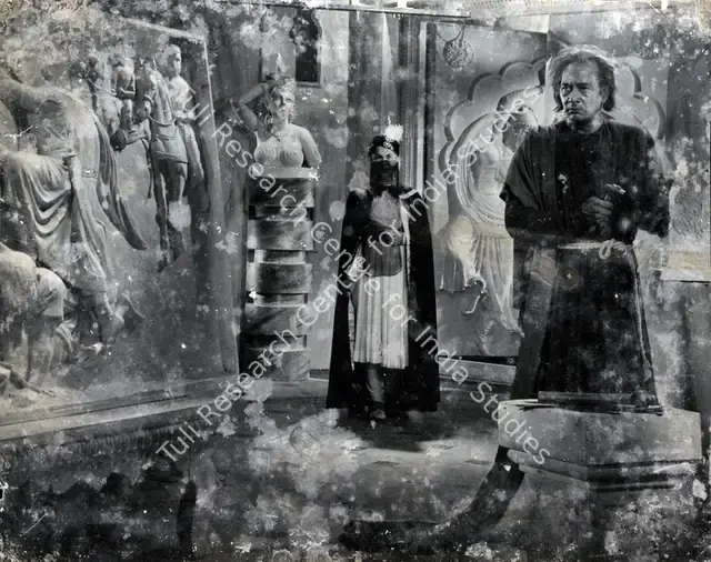 Kumar as Sangh-Tarash (Sculptor)