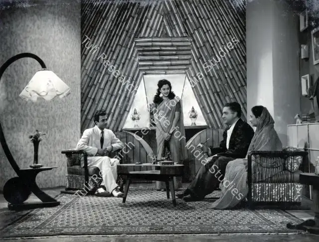 Chhabda, Surjit (Producer), Do Raha, 1952 | Photographic Still | CinemaEducation | 00885050