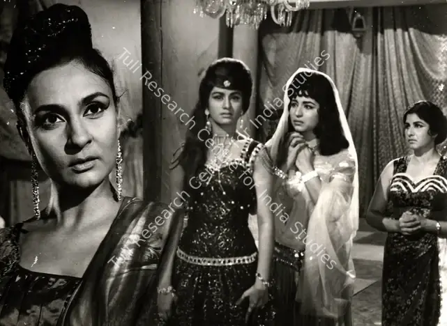 Thakur, Mahendra (Cinematographer), Sher E Watan, 1971 | Photographic Still | CinemaEducation | 00888458