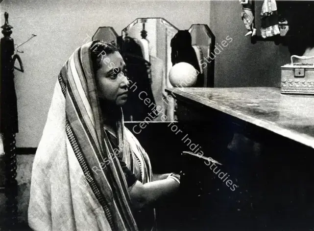 Mitra, Subrata (Cinematographer), Parash Pathar, 1958 | Photographic Still | CinemaEducation | 00891343